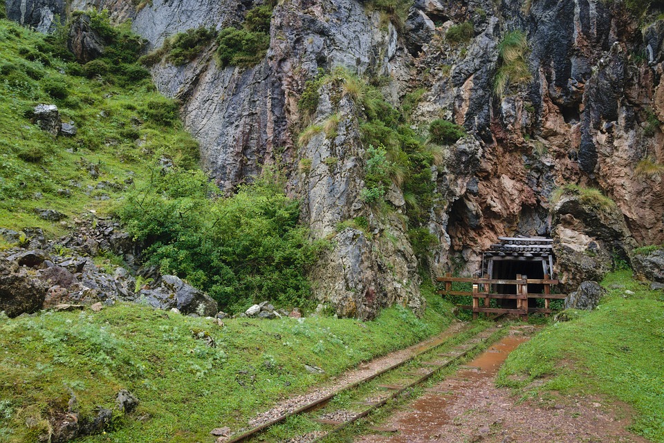 XRF Mineral Analiz Cihazlarının Madencilik ve Kaynak Aramadaki Rolü