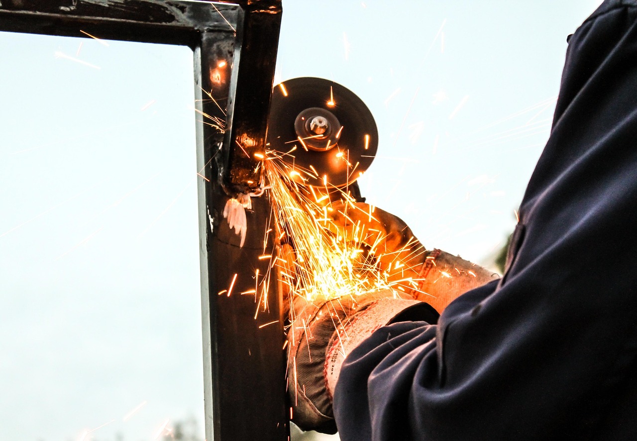 XRF Metal Saflık Test Cihazlarının Hurda Metal Geri Dönüşümü ve Kalite Güvencesindeki Rolü