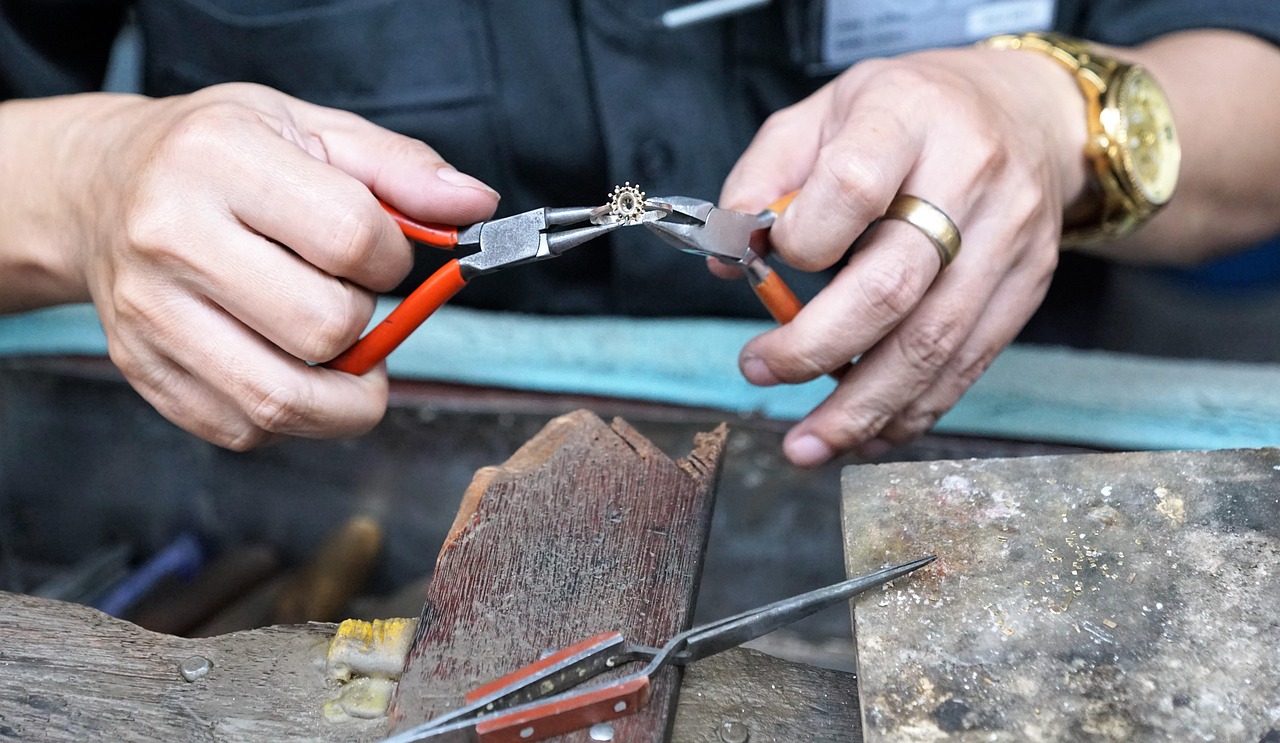 XRF Makineleri Çeşitli Endüstrilerde Malzeme Analizinde Nasıl Devrim Yaratıyor?